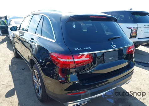 2019 Mercedes-Benz Glc 300 from USA, damaged, VIN WDC0G4JB4KV183907